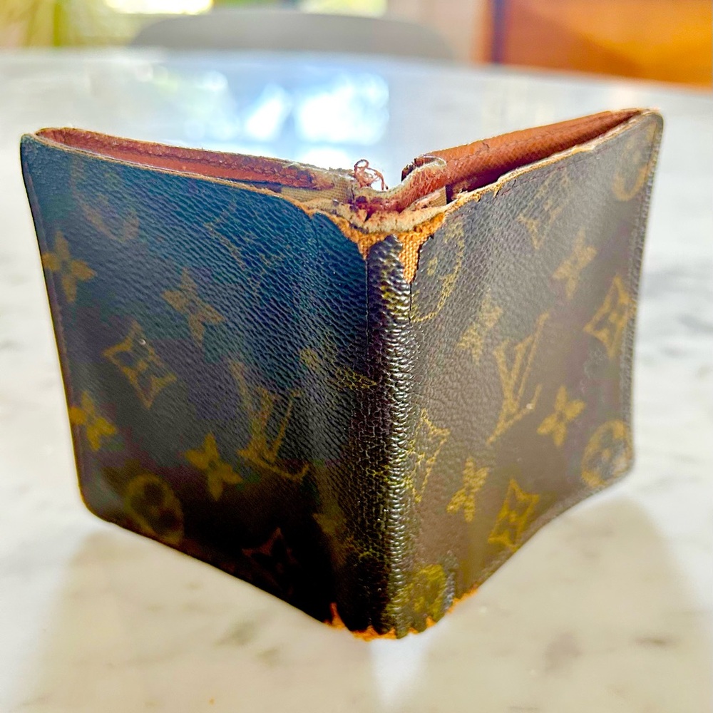 Louis Vuitton Men’s wallet 1990s- very distressed/vintage